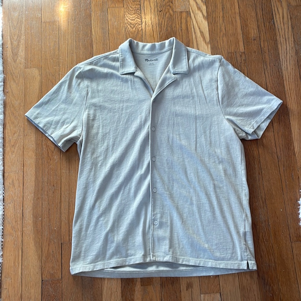 Everlane cotton button down shirt. Men’s medium, like new